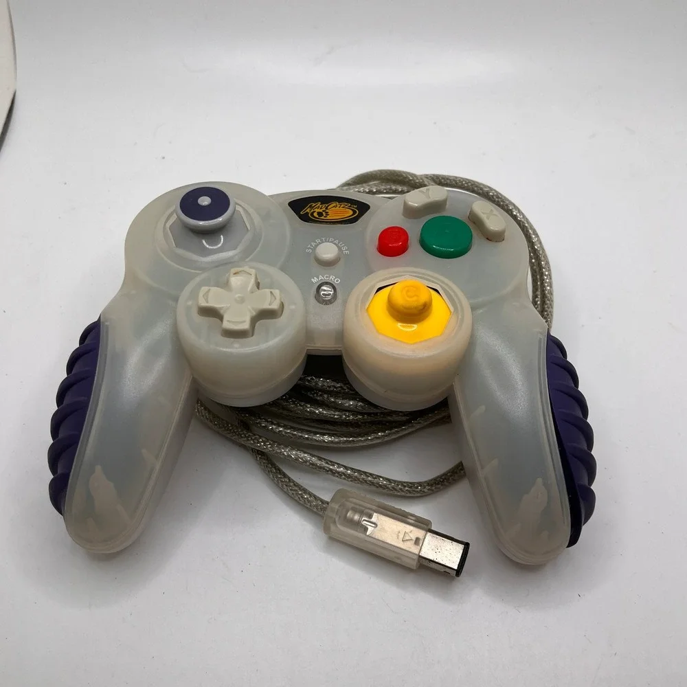 Mad Catz Control Pad Pro GameCube Controller Clear Purple Pre-Owned 5626 Wired